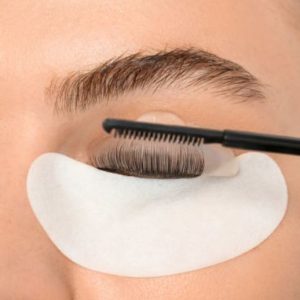 Natürliche Wimpern-Lifting